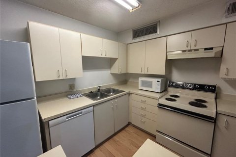 Condo in Altamonte Springs, Florida, 1 bedroom  № 2222509 - photo 7