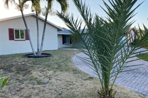 Casa en alquiler en Boca Raton, Florida, 4 dormitorios, 177.81 m2 № 1035914 - foto 1