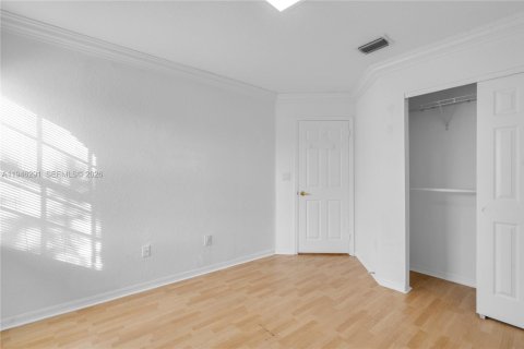 Villa ou maison à vendre à Pembroke Pines, Floride: 4 chambres, 233.46 m2 № 2003142 - photo 24