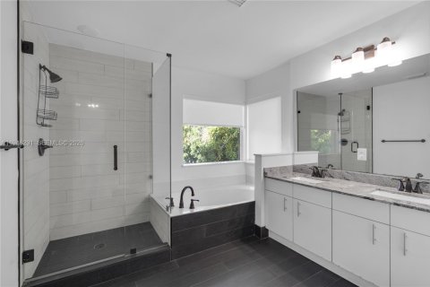 Villa ou maison à vendre à Pembroke Pines, Floride: 4 chambres, 233.46 m2 № 2003142 - photo 29