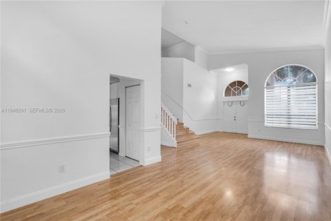 Villa ou maison à vendre à Pembroke Pines, Floride: 4 chambres, 233.46 m2 № 2003142 - photo 4