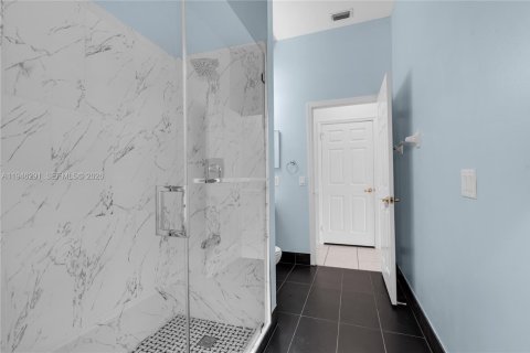 Villa ou maison à vendre à Pembroke Pines, Floride: 4 chambres, 233.46 m2 № 2003142 - photo 12