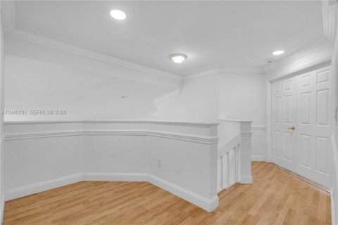 Villa ou maison à vendre à Pembroke Pines, Floride: 4 chambres, 233.46 m2 № 2003142 - photo 18