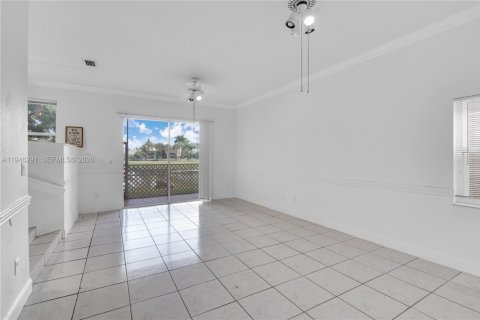 Villa ou maison à vendre à Pembroke Pines, Floride: 4 chambres, 233.46 m2 № 2003142 - photo 16