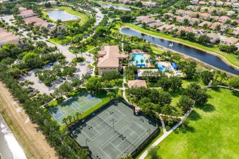 Casa en venta en Boynton Beach, Florida, 5 dormitorios, 323.21 m2 № 1180309 - foto 1