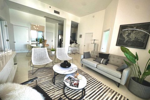 Condo in Miami Beach, Florida, 2 bedrooms  № 1710836 - photo 4