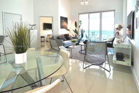 Condo in Miami Beach, Florida, 2 bedrooms  № 1710836 - photo 3