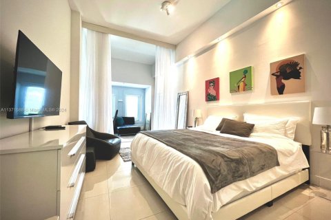 Condo in Miami Beach, Florida, 2 bedrooms  № 1710836 - photo 12