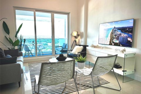 Condo in Miami Beach, Florida, 2 bedrooms  № 1710836 - photo 6