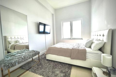 Condo in Miami Beach, Florida, 2 bedrooms  № 1710836 - photo 13