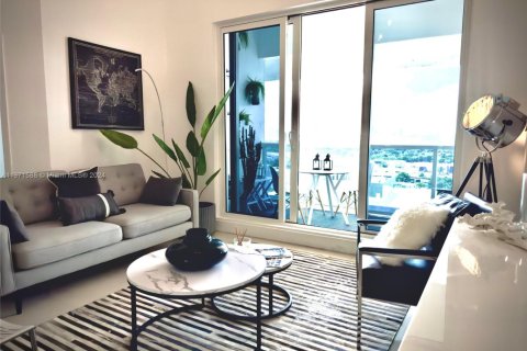 Condo in Miami Beach, Florida, 2 bedrooms  № 1710836 - photo 7