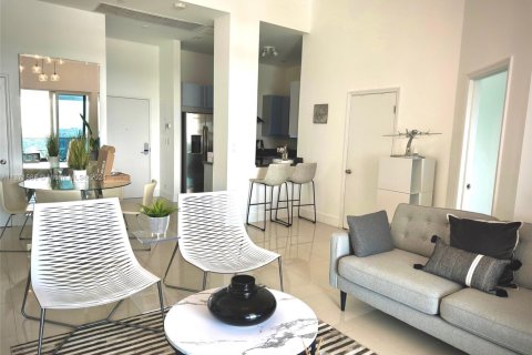 Condo in Miami Beach, Florida, 2 bedrooms  № 1710836 - photo 5
