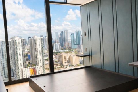 Condo in Miami, Florida, 3 rooms  № 2076081 - photo 6