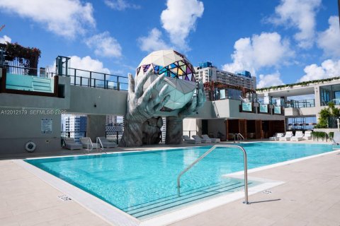 Condo in Miami, Florida, 3 rooms  № 2076081