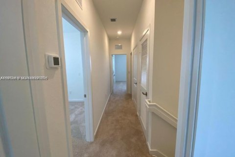 Touwnhouse à vendre à Miami, Floride: 3 chambres № 1969458 - photo 10