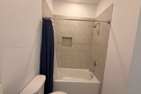 Touwnhouse à vendre à Miami, Floride: 3 chambres № 1969458 - photo 15