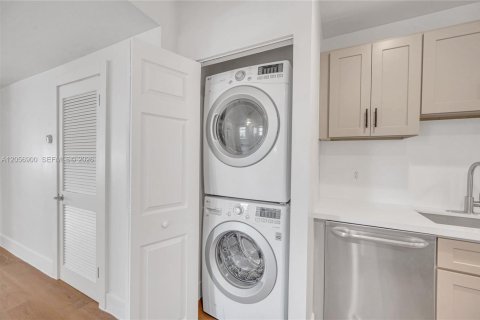 Appartement à louer à Miami, Floride: 2 chambres, 74.32 m2 № 2269558 - photo 5