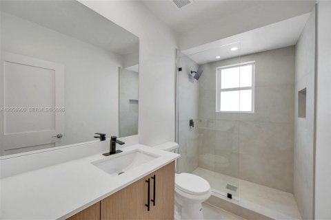 Appartement à louer à Miami, Floride: 2 chambres, 74.32 m2 № 2269558 - photo 4