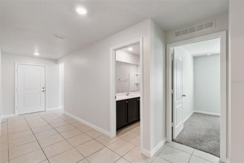 Casa en venta en Mascotte, Florida, 5 dormitorios, 180.6 m2 № 2396682 - foto 4