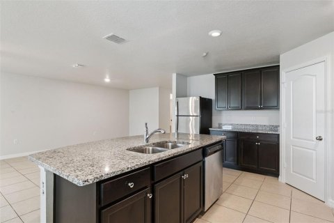Casa en venta en Mascotte, Florida, 5 dormitorios, 180.6 m2 № 2396682 - foto 12