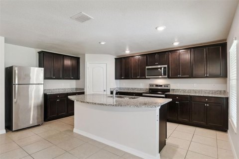 Casa en venta en Mascotte, Florida, 5 dormitorios, 180.6 m2 № 2396682 - foto 13