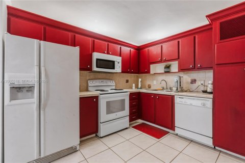 Condo in Aventura, Florida, 2 bedrooms № 2090536 - photo 8