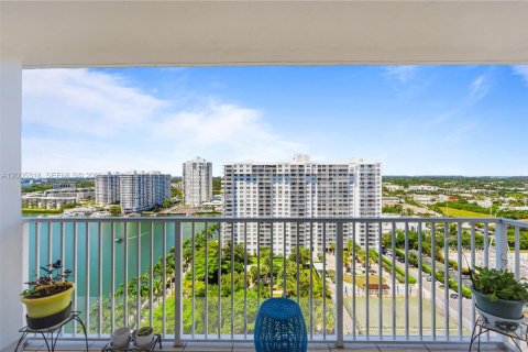 Condo in Aventura, Florida, 2 bedrooms № 2090536 - photo 5