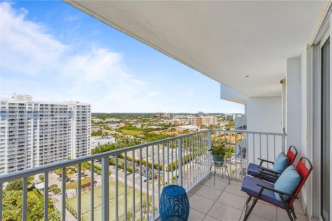 Condo in Aventura, Florida, 2 bedrooms № 2090536 - photo 29