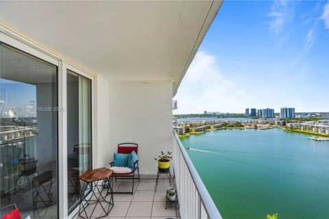 Condo in Aventura, Florida, 2 bedrooms  № 2090536