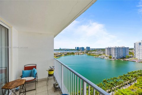 Condo in Aventura, Florida, 2 bedrooms № 2090536 - photo 27