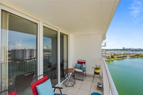 Condo in Aventura, Florida, 2 bedrooms № 2090536 - photo 26