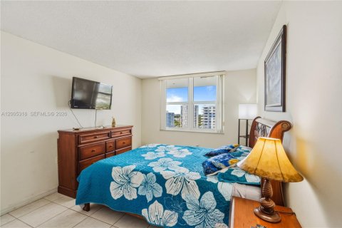 Condo in Aventura, Florida, 2 bedrooms № 2090536 - photo 11