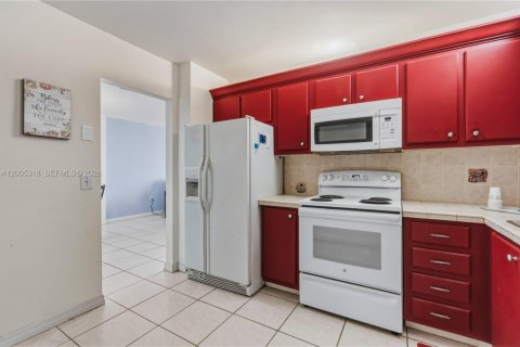 Condo in Aventura, Florida, 2 bedrooms № 2090536 - photo 23