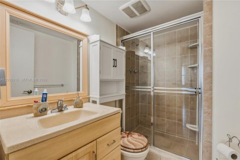 Condo in Aventura, Florida, 2 bedrooms № 2090536 - photo 12