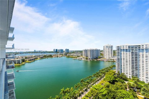 Condo in Aventura, Florida, 2 bedrooms № 2090536 - photo 3