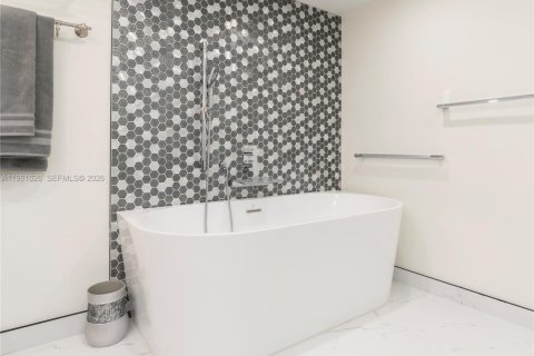 Купить кондоминиум в Авентура, Флорида 2 спальни, 176.61м2, № 2024369 - фото 25