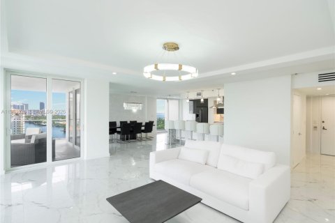 Купить кондоминиум в Авентура, Флорида 2 спальни, 176.61м2, № 2024369 - фото 7