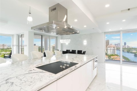 Купить кондоминиум в Авентура, Флорида 2 спальни, 176.61м2, № 2024369 - фото 18