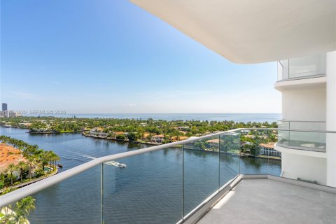 Кондоминиум с 2 спальнями в Авентура, Флорида № 2024369