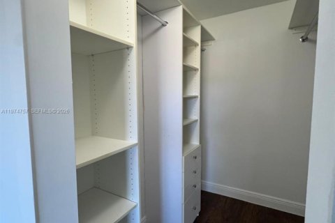 Townhouse in Dania Beach, Florida 2 bedrooms, 119.29 sq.m. № 2040932 - photo 27