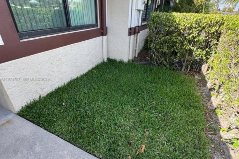 Townhouse in Dania Beach, Florida 2 bedrooms, 119.29 sq.m. № 2040932 - photo 4