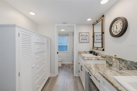 Condominio en venta en Port Richey, Florida, 2 dormitorios, 146.6 m2 № 2147771 - foto 26