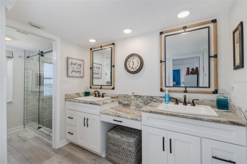 Condominio en venta en Port Richey, Florida, 2 dormitorios, 146.6 m2 № 2147771 - foto 27