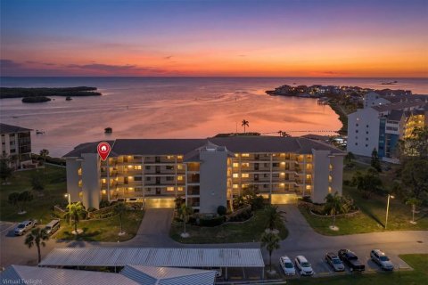 Condominio en venta en Port Richey, Florida, 2 dormitorios, 146.6 m2 № 2147771 - foto 2
