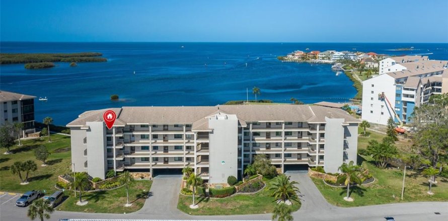 Condominio en Port Richey, Florida, 2 dormitorios № 2147771
