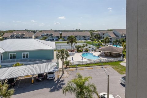 Condominio en venta en Port Richey, Florida, 2 dormitorios, 146.6 m2 № 2147771 - foto 11