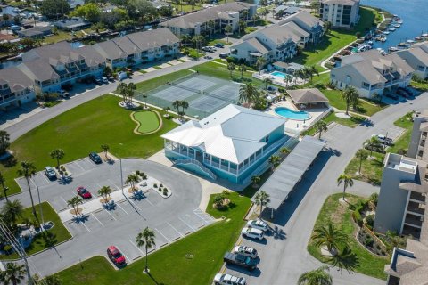 Condominio en venta en Port Richey, Florida, 2 dormitorios, 146.6 m2 № 2147771 - foto 8
