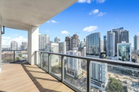 Condo in Miami, Florida, 1 bedroom  № 2053014 - photo 25