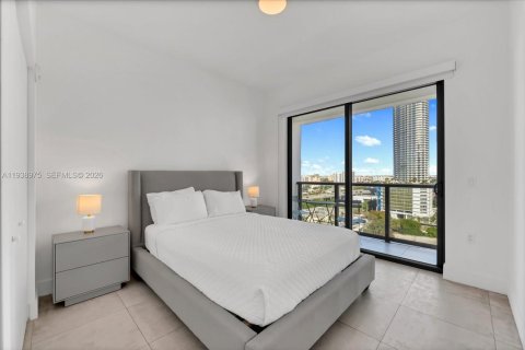 Condo in Miami, Florida, 1 bedroom  № 2053014 - photo 11