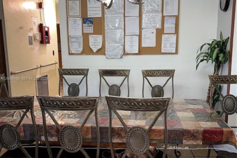 Villa ou maison à vendre à Miami Gardens, Floride: 3 chambres, 184.32 m2 № 2068984 - photo 7